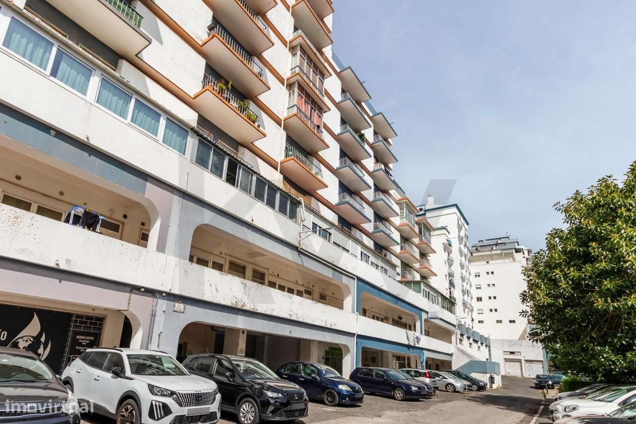 T1 para Venda em Rio de Mouro | Próximo da Estação e Serviços-25