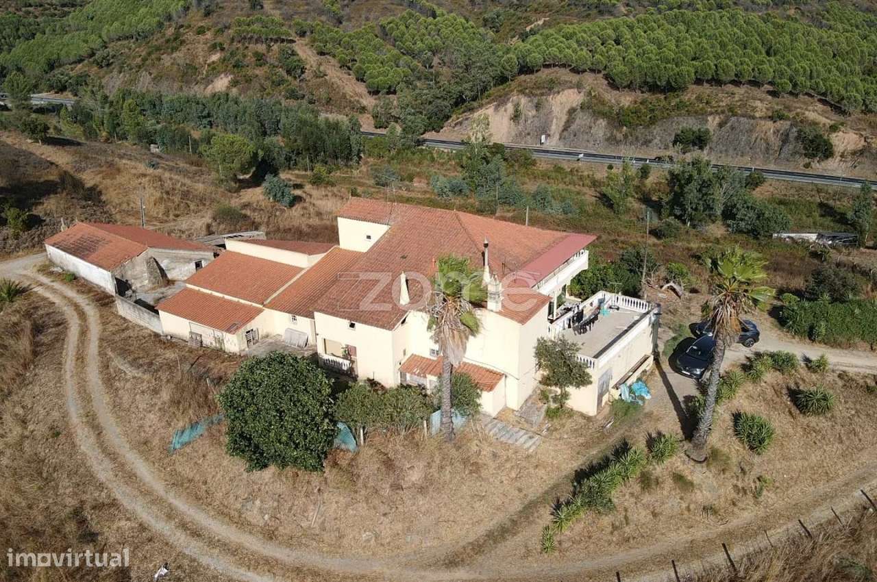 Moradia V6 inserida em lote de terreno de 38hact + Anexos - Grande imagem: 5/43