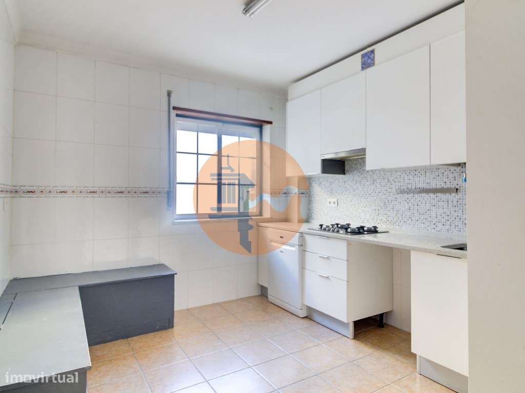 Apartamento T2 com 2 WC Renovado com lugar de parqueamento em garag... - Grande imagem: 4/34