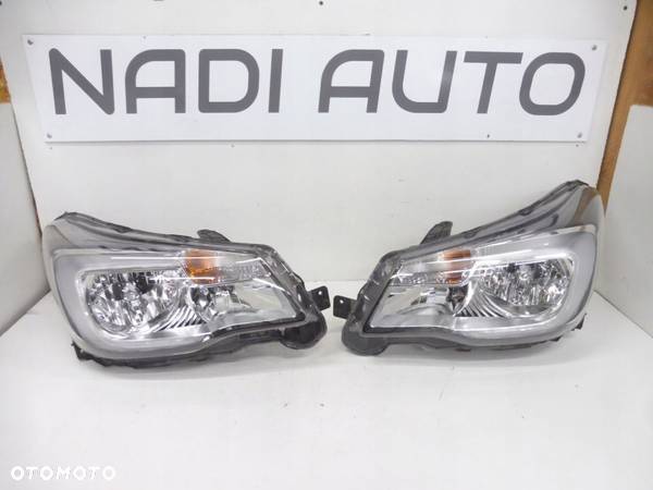 SUBARU FORESTER LAMPY PRZEDNIE KOMPLET - 1