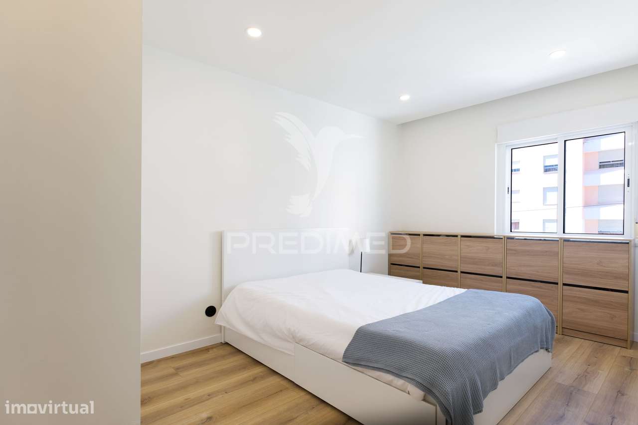 T3 em excelente estado com varanda, perto de Loures e acessos a Lisboa-13