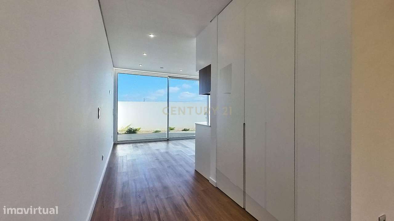 Moradia T5 Nova - Póvoa de Penafirme - Grande imagem: 5/50
