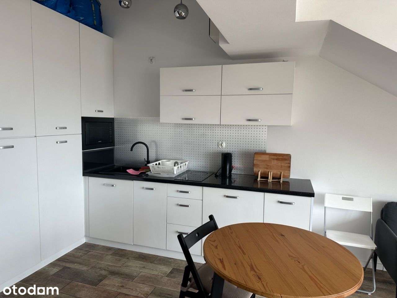 Nowoczesne studio z panoramicznym widokiem - Pełny obrazek: 4/7