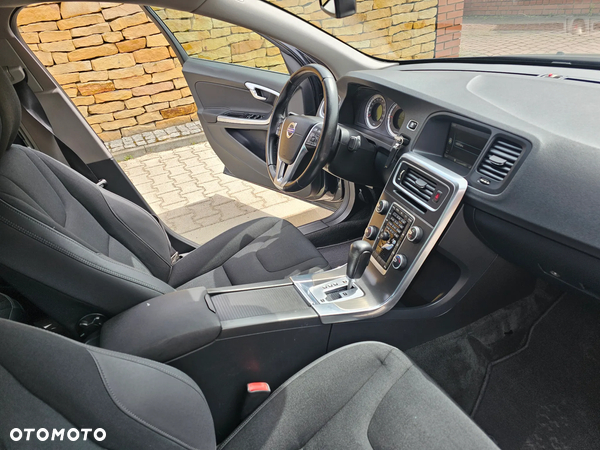 Volvo S60 D3 Geartronic Momentum - 24