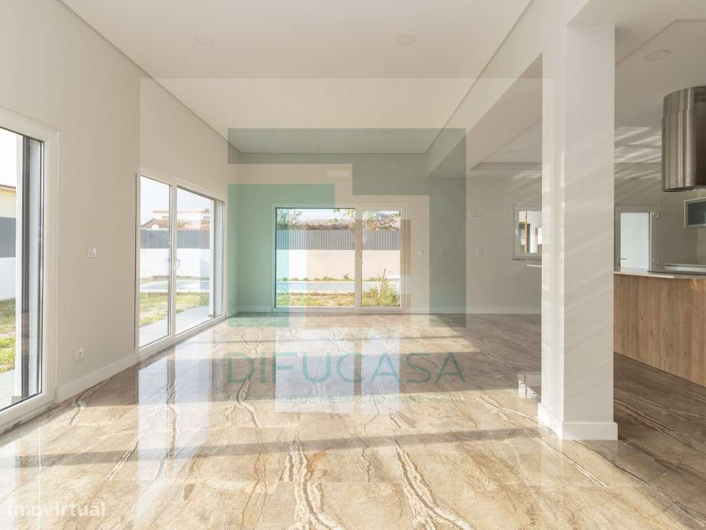 Moradia T5 com terreno fabulos de 600m2 - Grande imagem: 4/54