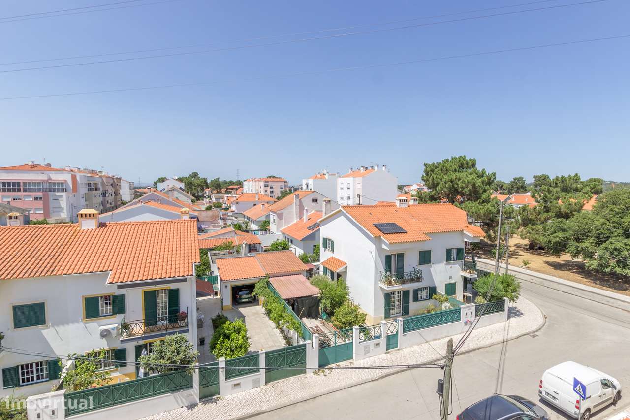Apartamento T2 na Quinta do Conde-18