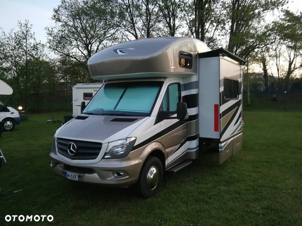 Mercedes-Benz Sprinter - 1