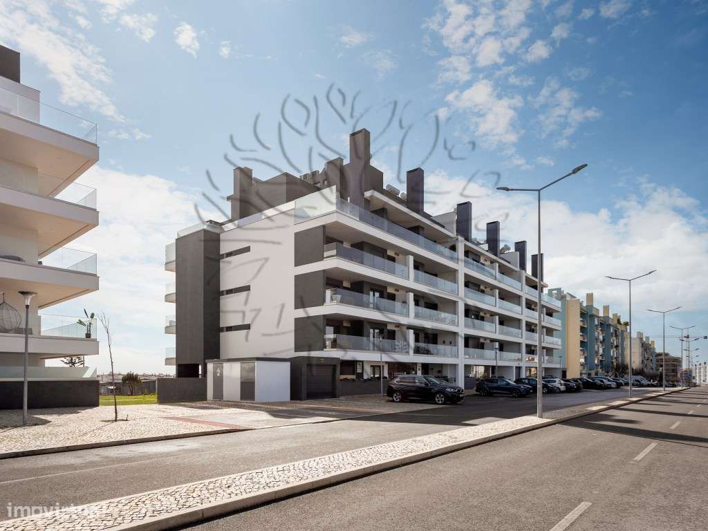 Montijo - T3 de luxo no Pinus, como novo, com parqueamento e varand... - Grande imagem: 1/44