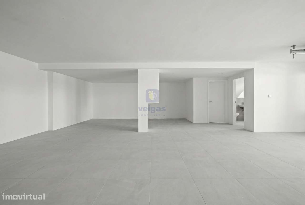 Moradia T5 Contemporânea com Piscina Aquecida – Santa Iria da Azóia-17