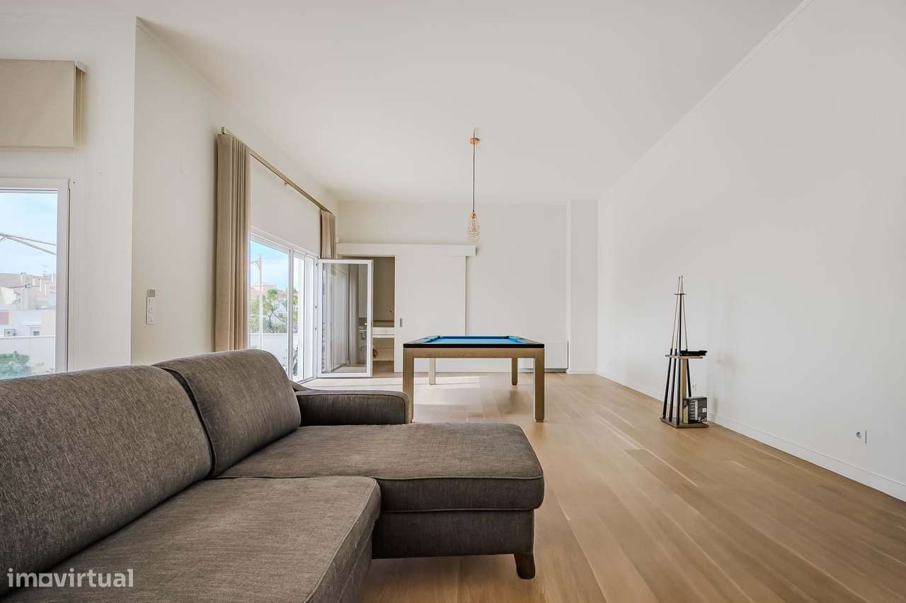 Moradia T4 com Piscina e Terraços Panorâmicos, Parede-14