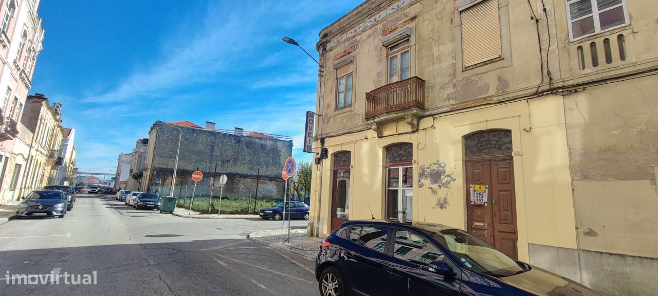 Prédio para Renovação Geral - Centro da Cidade - Rua Fernandes Tomás-15