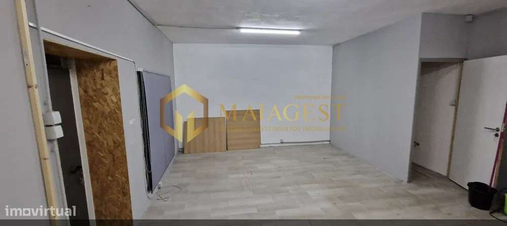 Loja Central em Gaia (Candal) com WC e Despesas Incluídas - Grande imagem: 4/8