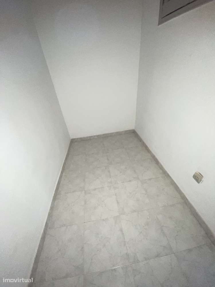 Amadora, Brandoa. Pequeno apartamento de 2 assoalhadas. - Grande imagem: 4/11