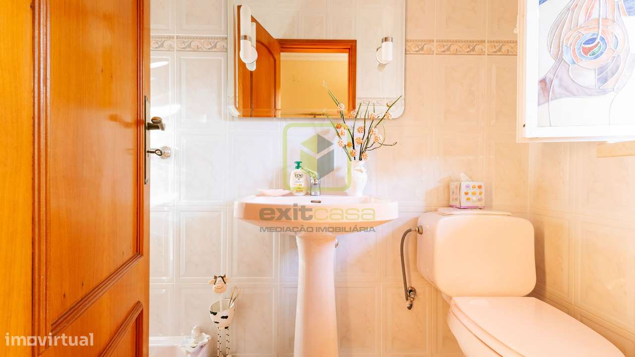 Moradia T3 Geminada-7