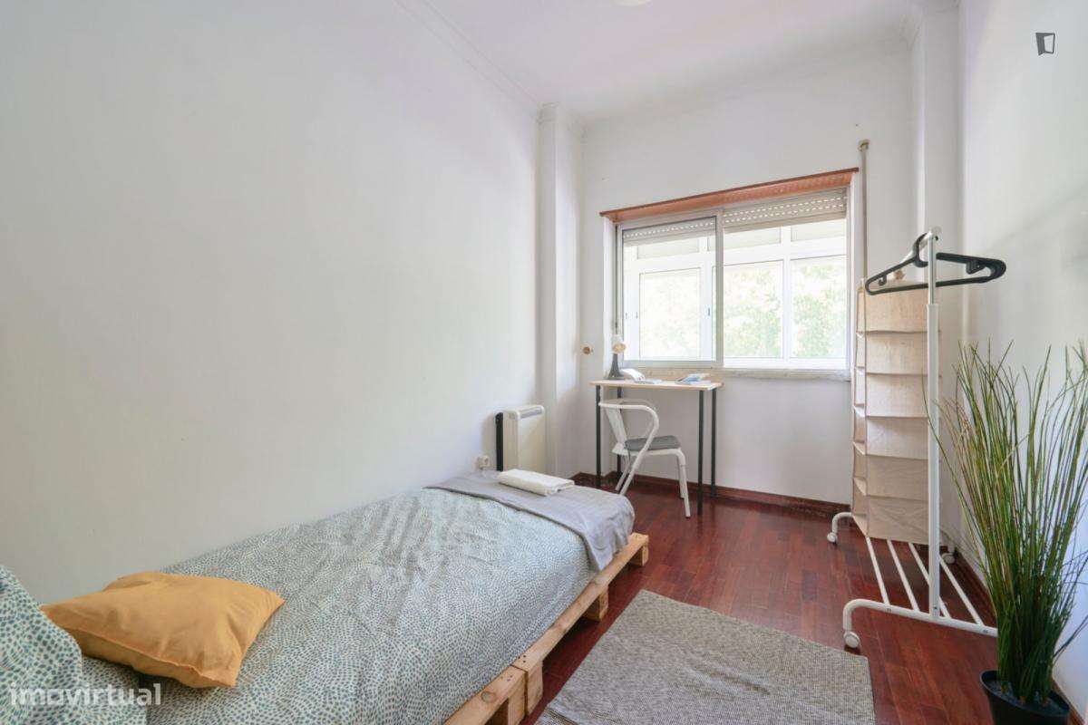Quarto - localizado em Almada Lisbon - Grande imagem: 4/16