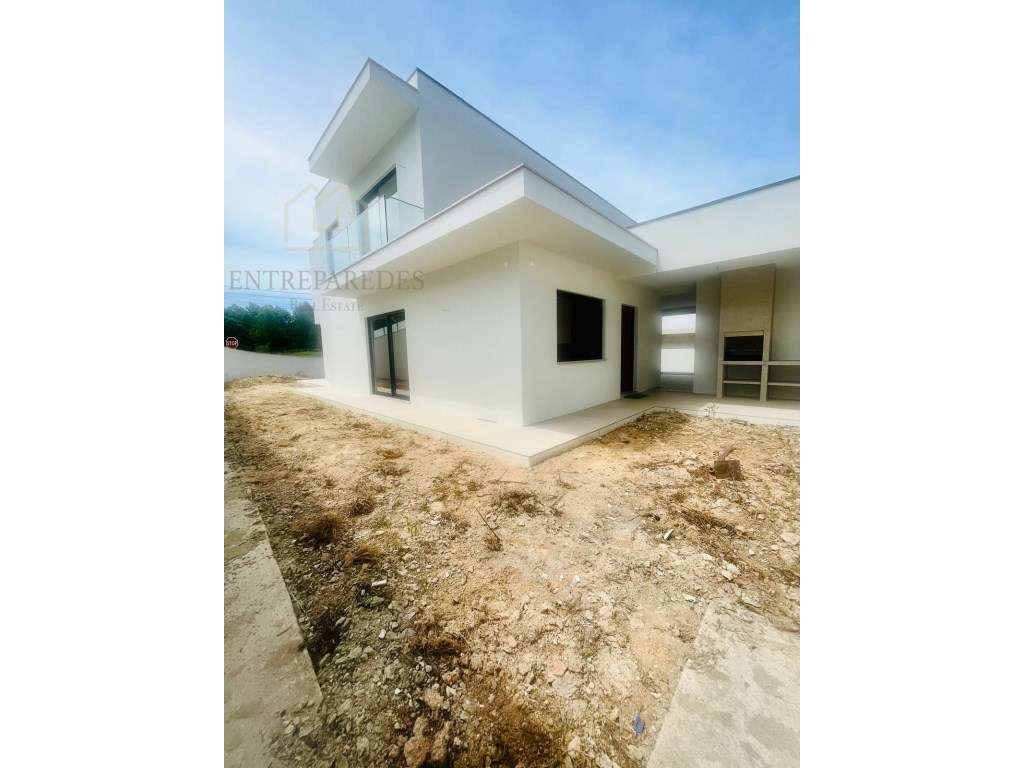 Moradia T3+1 NOVA para comprar, Santa Maria da Feira - Aveiro-22