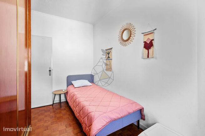 Apartamento T4 Completamente Renovado em Portimão-26