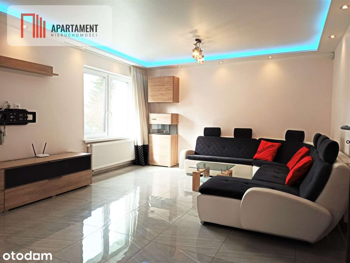 Dom po remoncie z budynkami usługowymi w centrum - Pełny obrazek: 2/12