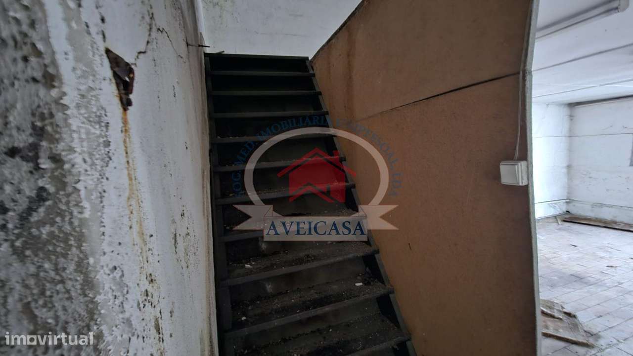 Moradia antiga para recuperar e expandir-31