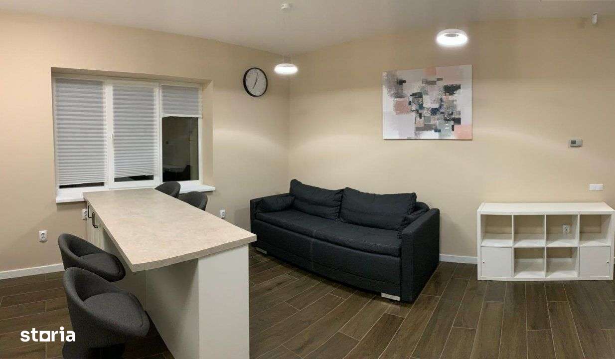 Casa de vanzare, formata din 2 apartamente, P-ta Abator - Imagine principală: 3/17