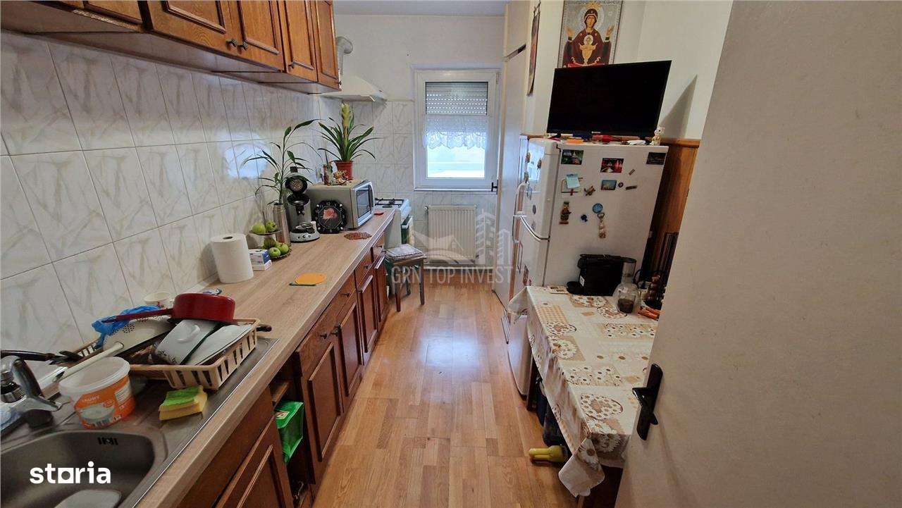 Apartament 3 camere 2 balcoane si pivnita zona Vasile Aaron - Imagine principală: 4/6