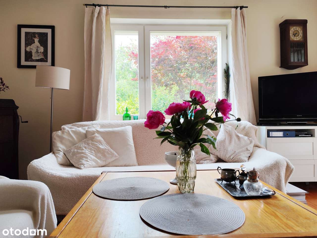 Dom z piękną działką, dojazd - 10 minut pociągiem od Wrocławia-2