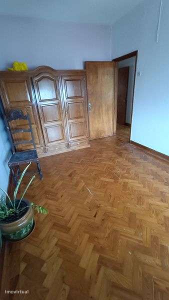 Apartamento T 3, junto ao hospital - Grande imagem: 5/10