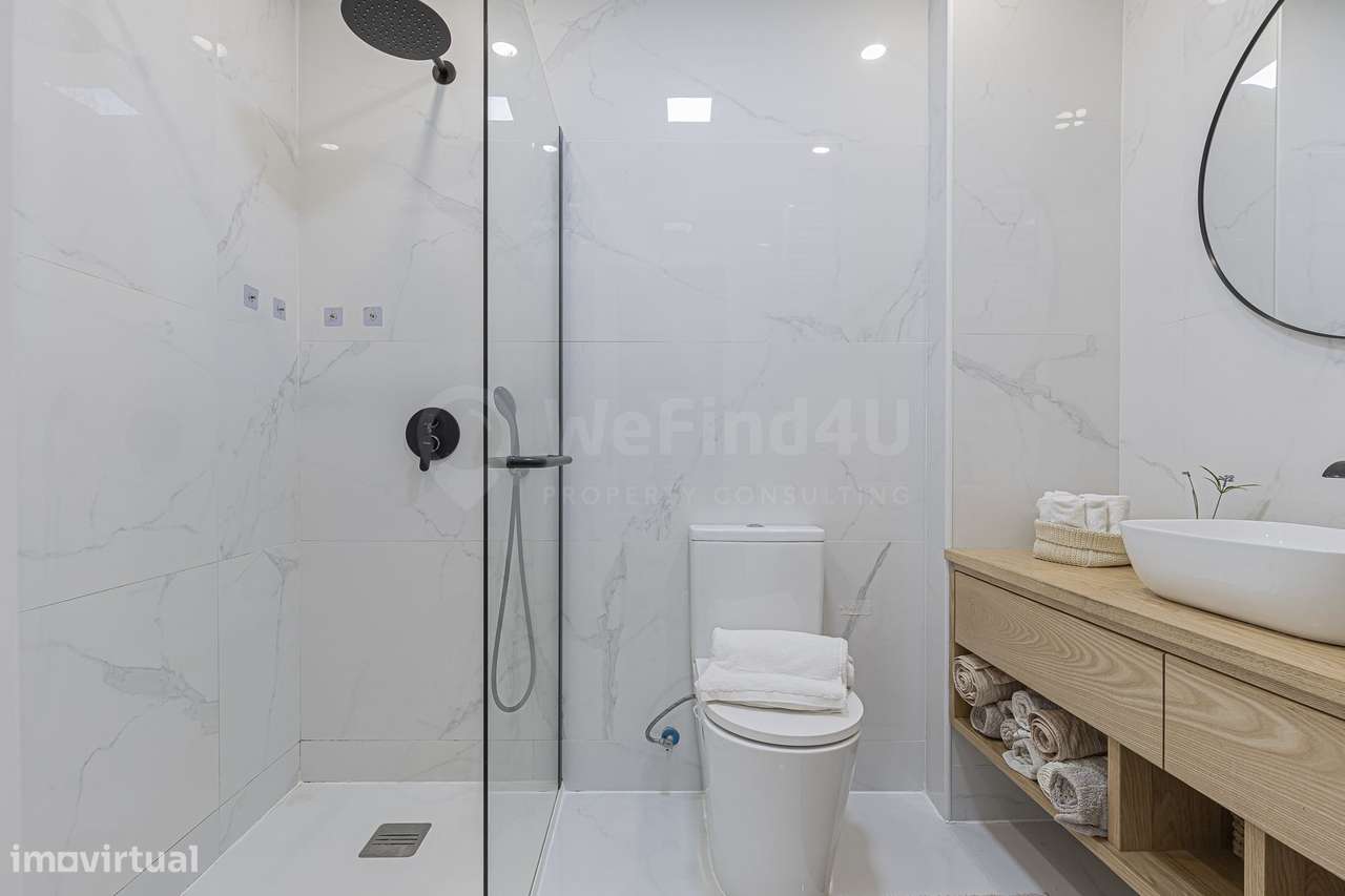 T2 Totalmente Remodelado - Baixa da Banheira-21