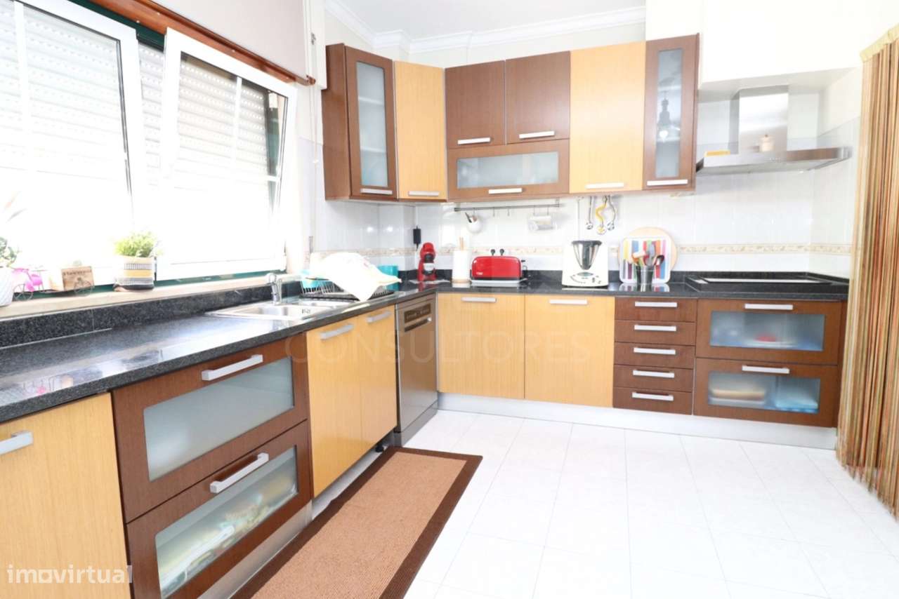 Apartamento T3 com Elevador, Box e Arrecadação, em Samora Correia - Grande imagem: 5/32