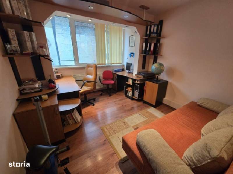 Reșița, apartament 4 camere, 98 mp, etj. 2, Govândari, zona Micro IV-12