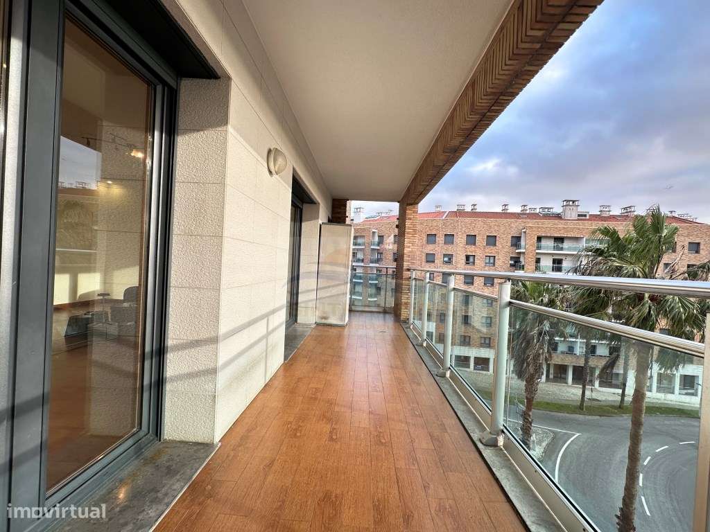 Luxuoso T4 na zona mais privilegiada da Amadora- Vila Chã - Grande imagem: 2/37