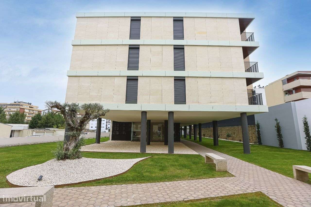 T2 Centro Cidade ( Condomínio Fechado C/ Piscina) - Grande imagem: 2/52