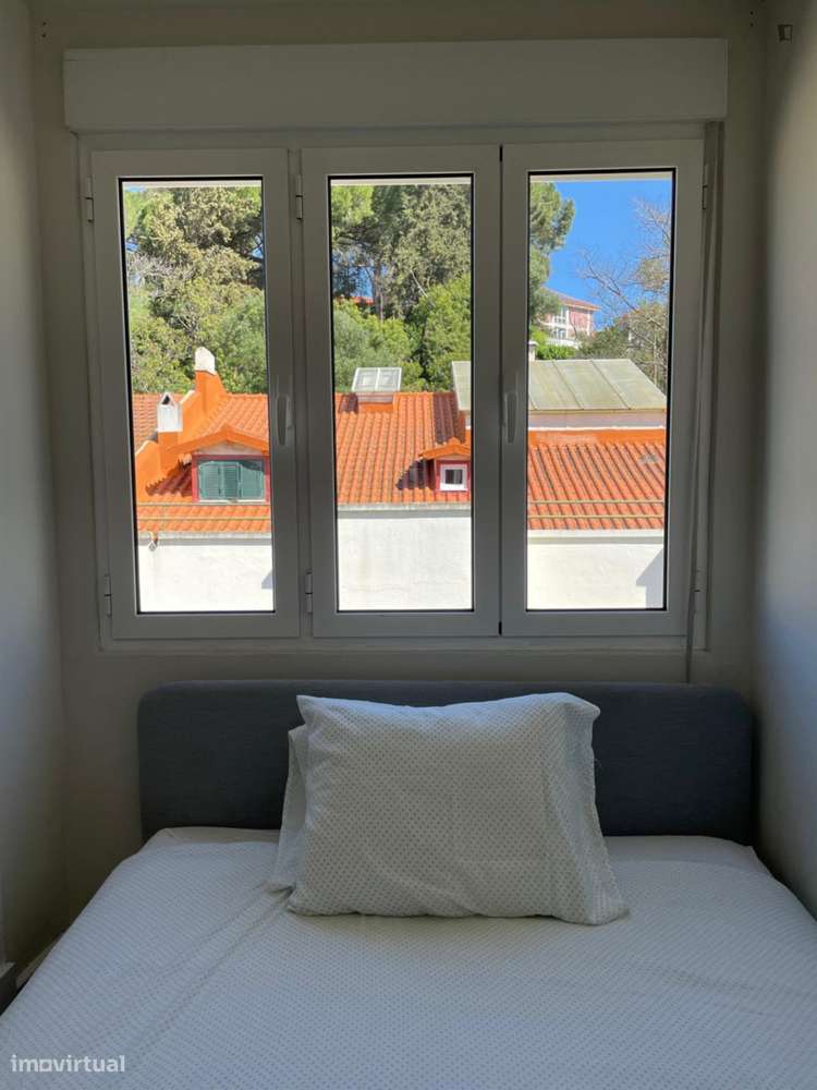 Quarto - localizado em Anjos Lisbon - Grande imagem: 4/13