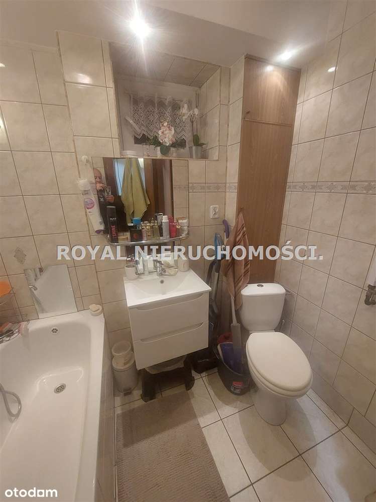 Spokojna okolica, miejsca parkingowe.-6