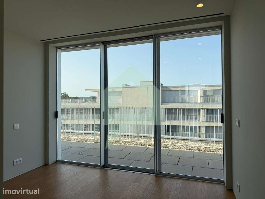 Apartamento T4 com vistas únicas em Barcelinhos, Barcelos.-18