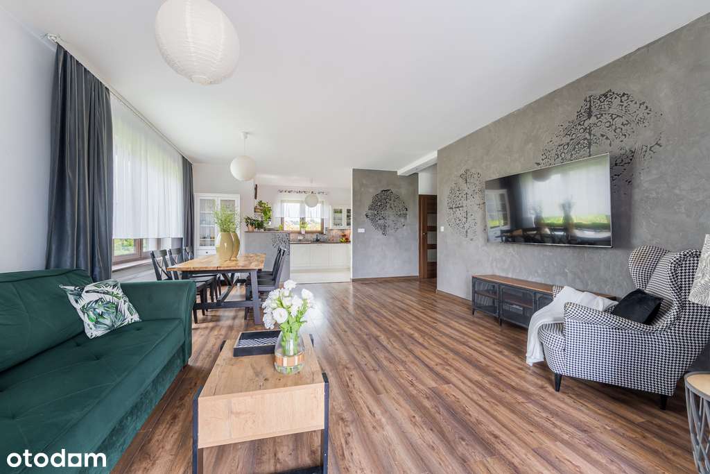 Przestronny dom wolnostojący z ogrodem-0