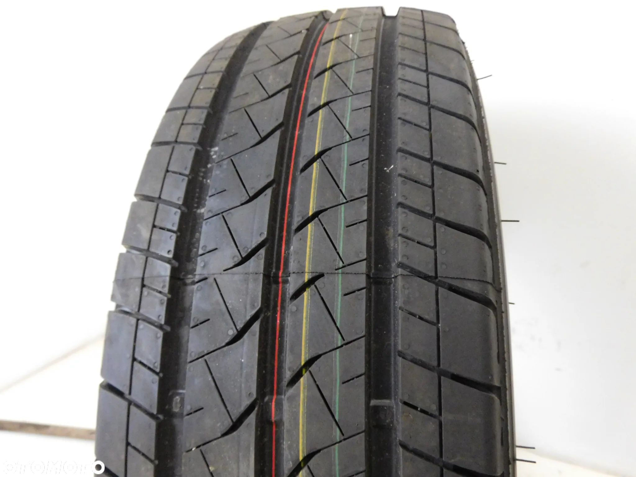 OPONA 225/65 R16C  BRIDGESTONE DURAVIS R660 ECO IVECO MASTER MOVANO - 1