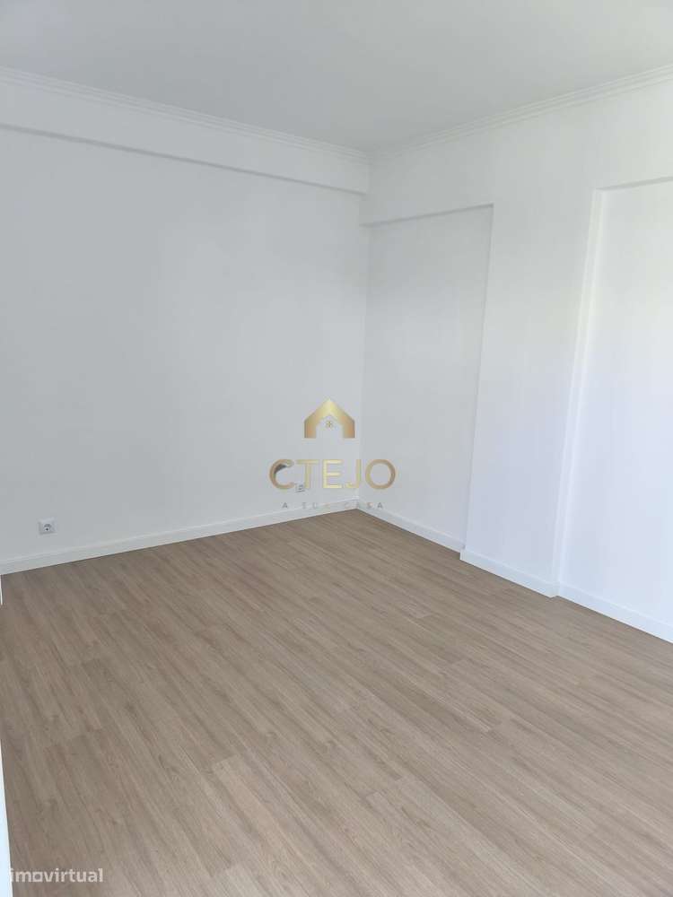 Apartamento T3 totalmente remodelado-19
