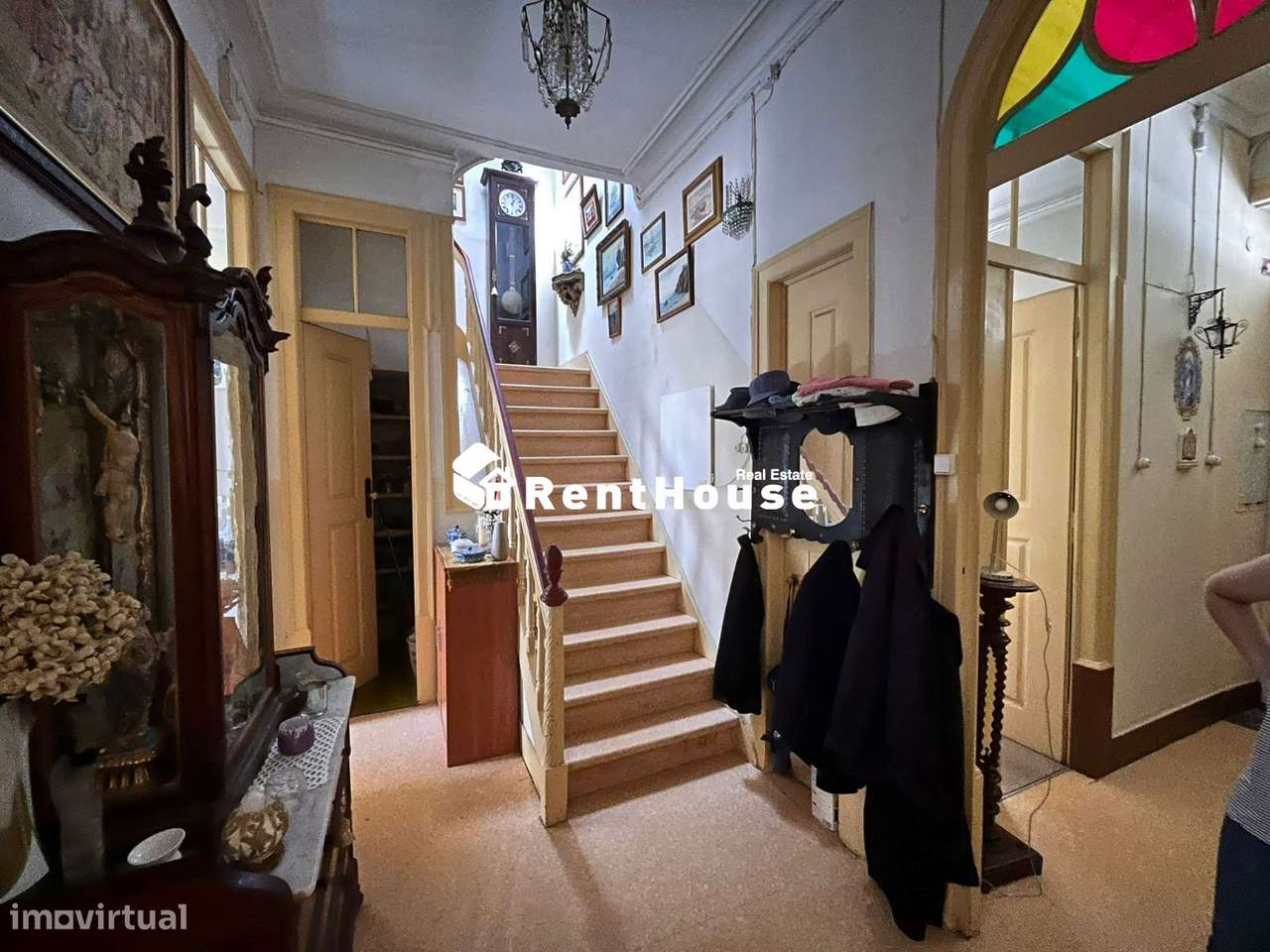 Moradia centenária no Estilo Senhorial com vistas de MAR-18