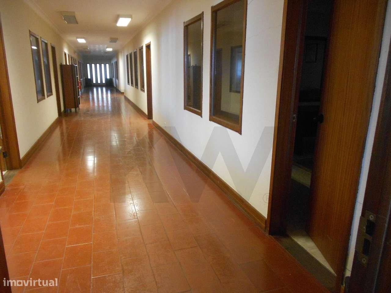 PARQUE  INDÚSTRIAL,  ESCRITÓRIOS e ARMAZÉNS em CONDOMINÍO FECHADO  Pri-42