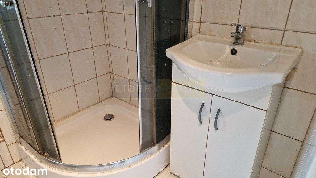 Klimatyczna kawalerka z widokiem na podwórze-12