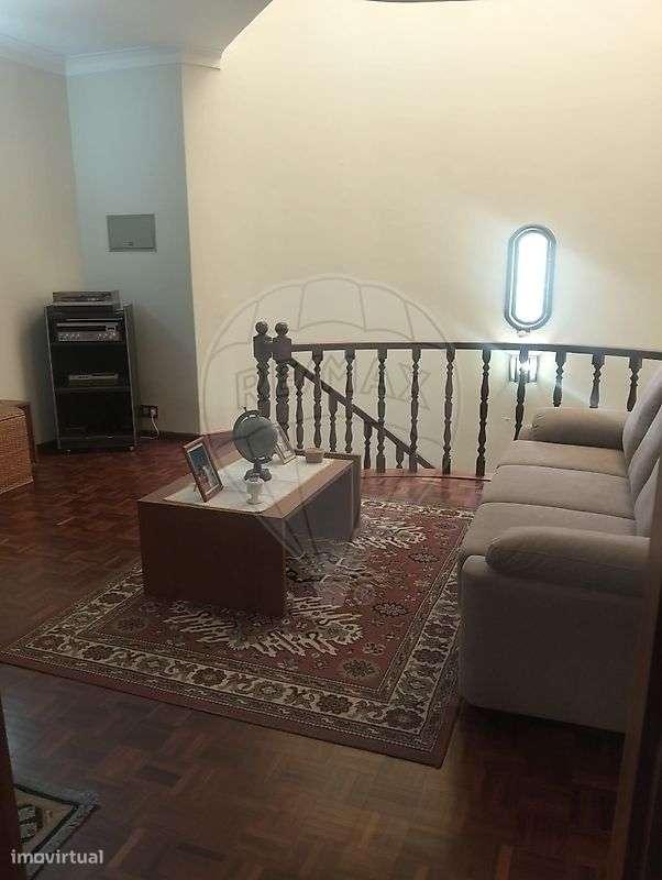 Moradia T5 para venda-12