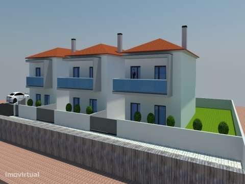 Moradias T3+1 / Garagem / Jardim / Logradouro / Amor / Leiria-1