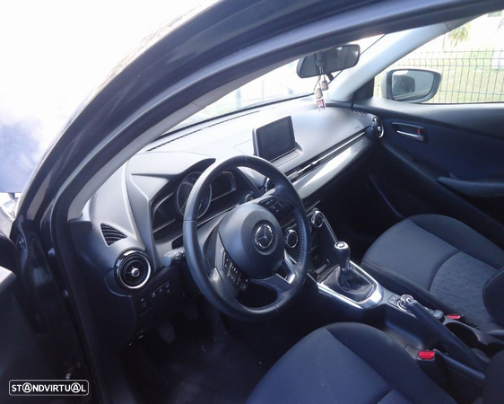 Mazda 2 2017 - 4