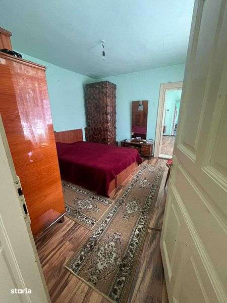 Casa de Locuit cu Teren si Curte Mare-5