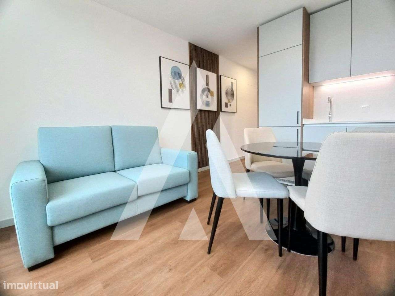 Apartamento T0 encontra se mobilado e equipado no centro de Aveiro - Grande imagem: 3/27