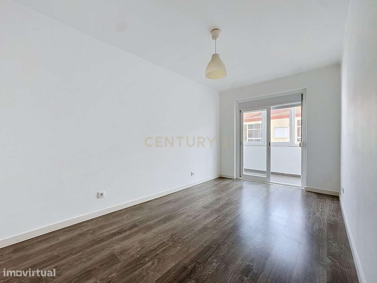 Apart. T3 remodelado em Paio Pires-17
