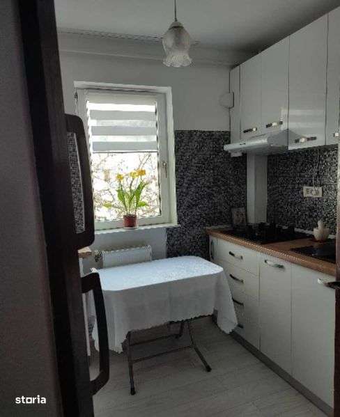 PROPRIETAR,Apartament 3 camere semidecomandat - Imagine principală: 4/8