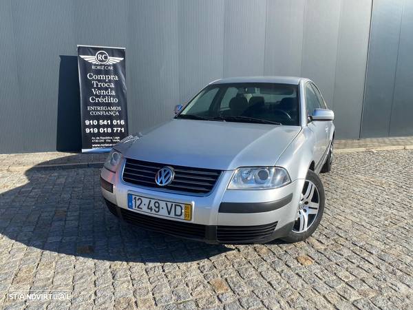 VW Passat 1.9 TDi Confortline - 1