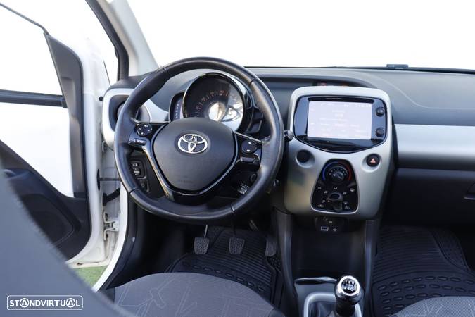 Toyota Aygo 1.0 X-Play Plus+X-Touch+TSS - 27